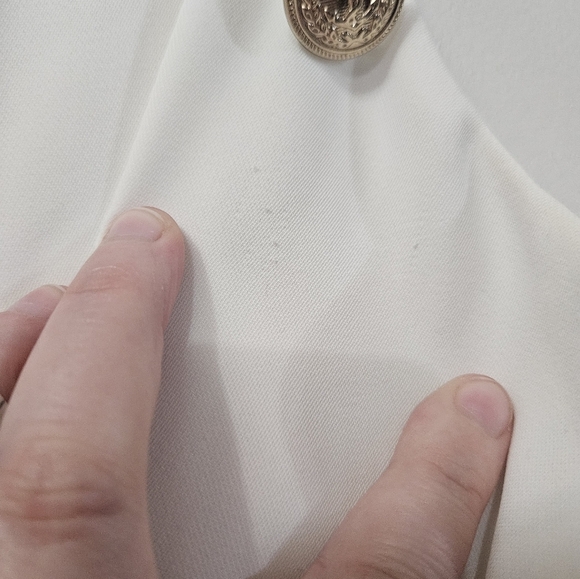 Calvin Klein Off White/cream Sleeveless Top With Gold Accent Buttons! - Picture 5 of 7